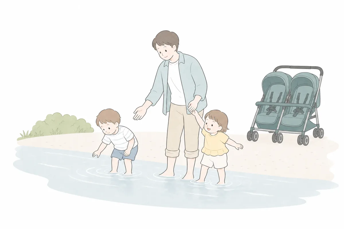 浅瀬で双子に付き添う親のイラスト