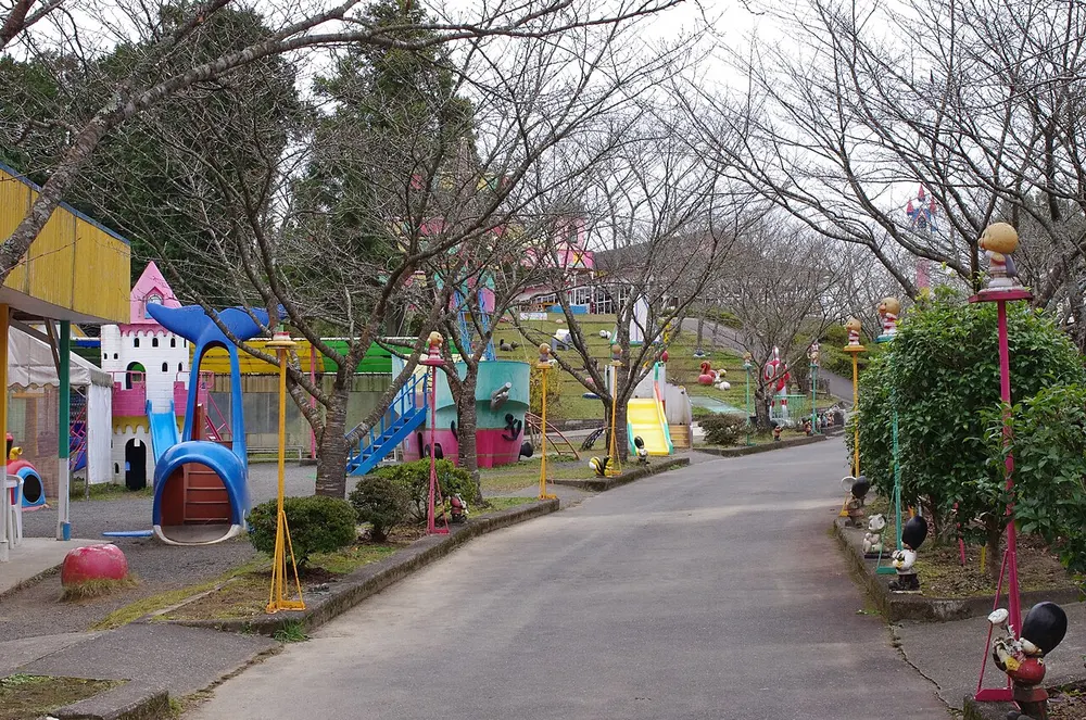 森とリスの遊園地 メルヘン村