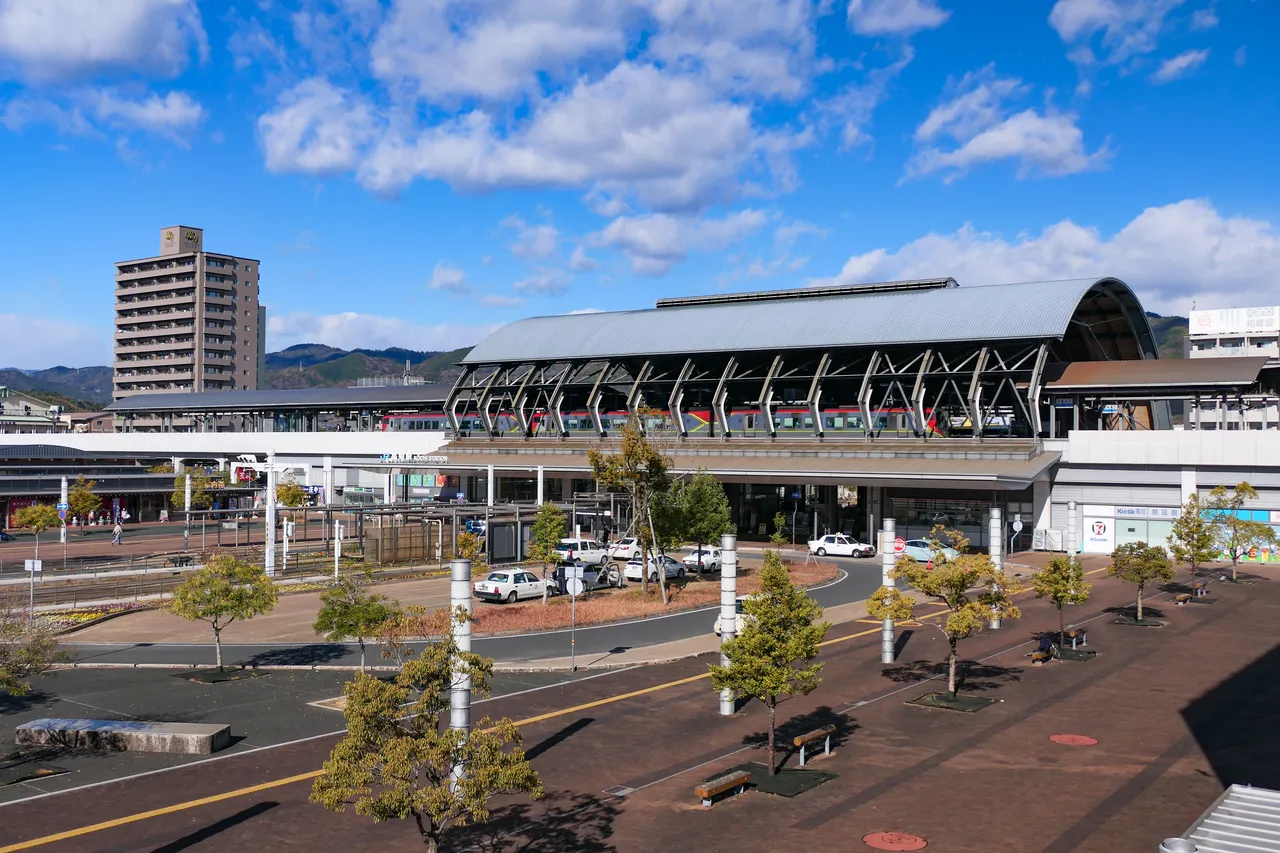 高知駅(こうち旅広場・アンパンマン列車ひろば)